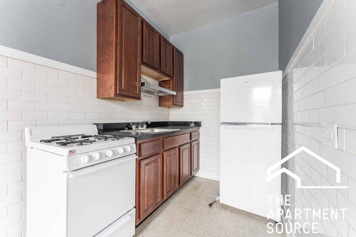 Primary Photo - 4346 N Elston Ave