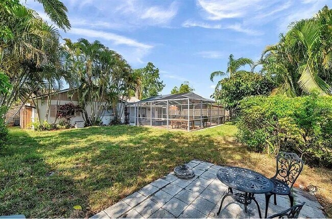 Foto del edificio - 2873 Sarah Dr