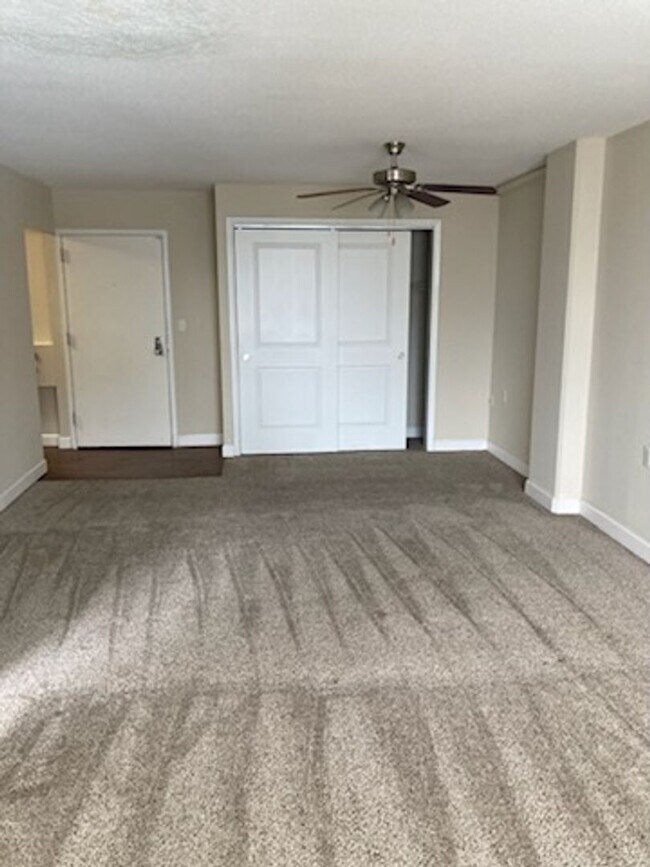 Interior Photo - Garfield Tower - GAR