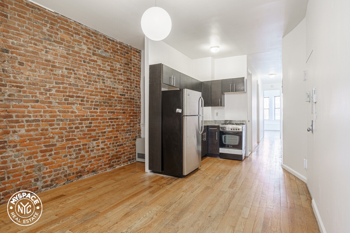 Primary Photo - 638 Classon Ave