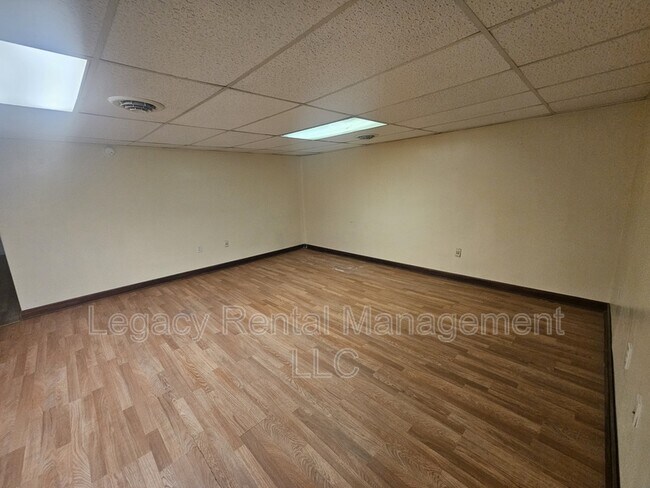 Foto del edificio - 535 W Shawnee Ave