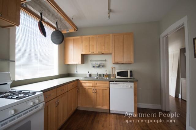 Building Photo - 1214 W Hood Ave