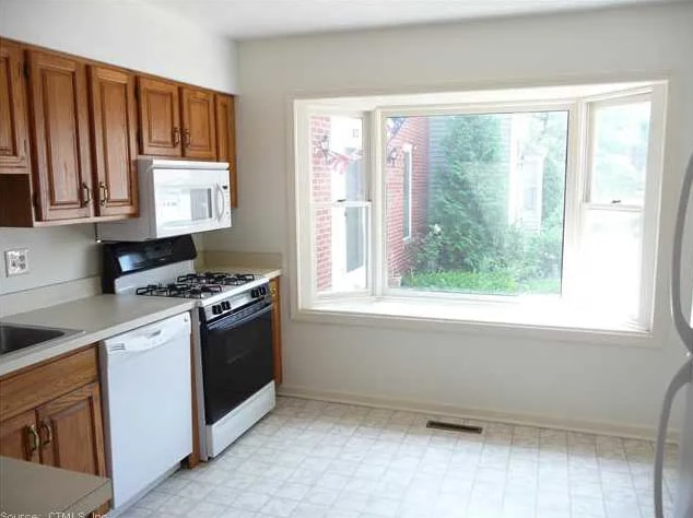 Building Photo - 250 Georgetown Dr