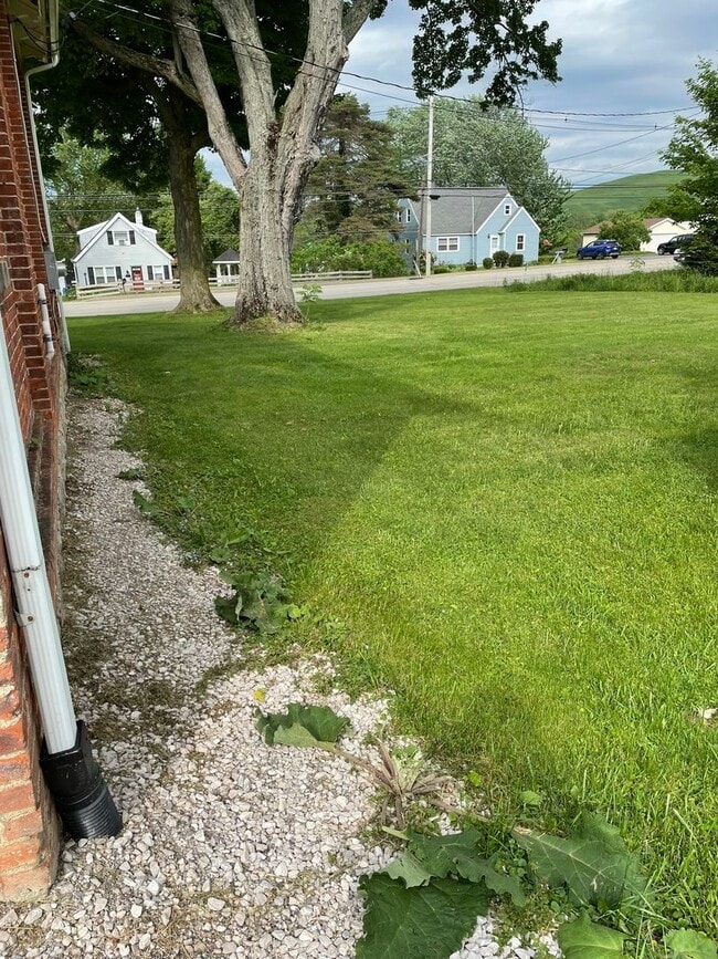 Foto del edificio - Single Family Home 2 Bedrooms 1 Bath with ...