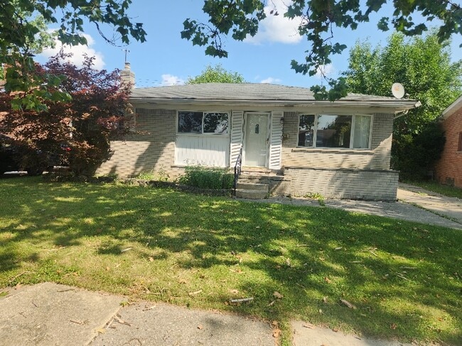 Building Photo - 20736 Crestmont Ln