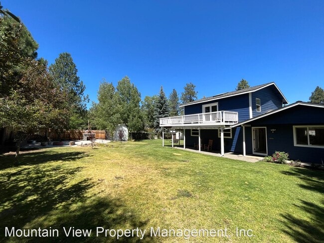 Building Photo - 3 br, 2.5 bath House - 60833 Defiance St.