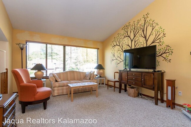Building Photo - 2 br, 2 bath House - 2402 Fairgrove Street