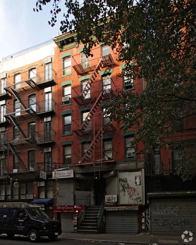 Building Photo - 87 Clinton St