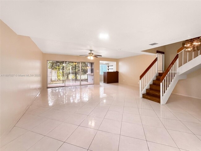 Foto del edificio - 5608 NW 19th St