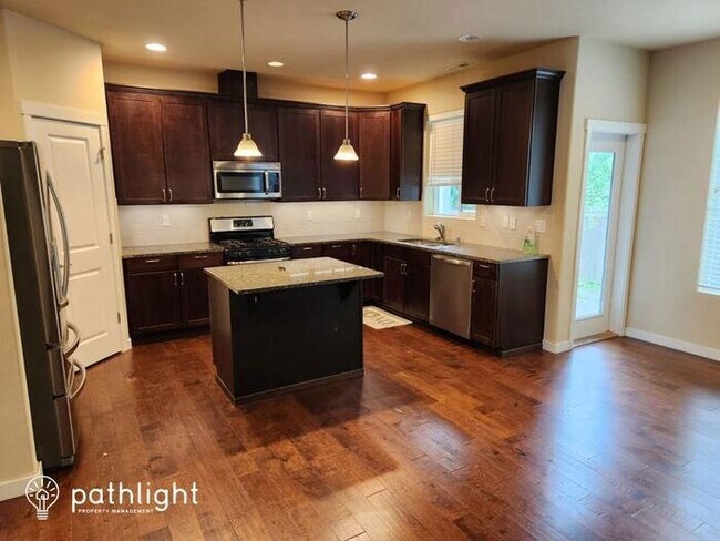 Foto del edificio - 1422 34th Street Southeast, Puyallup, WA, ...