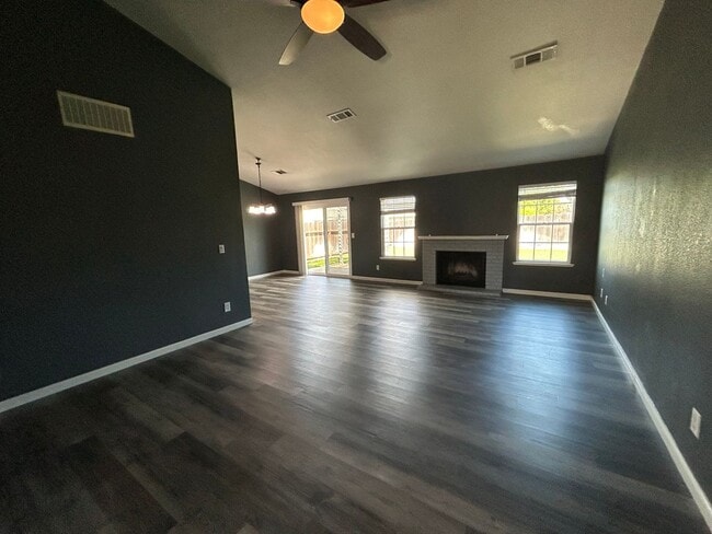 Building Photo - 3086 Beverly Ct
