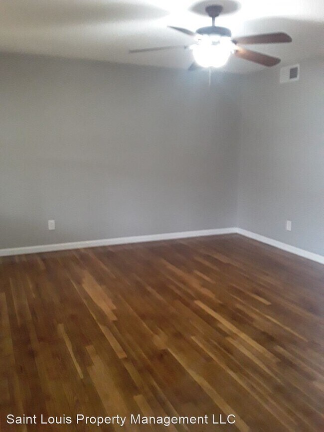 Building Photo - 3 br, 1.5 bath House - 10558 Langford Dr