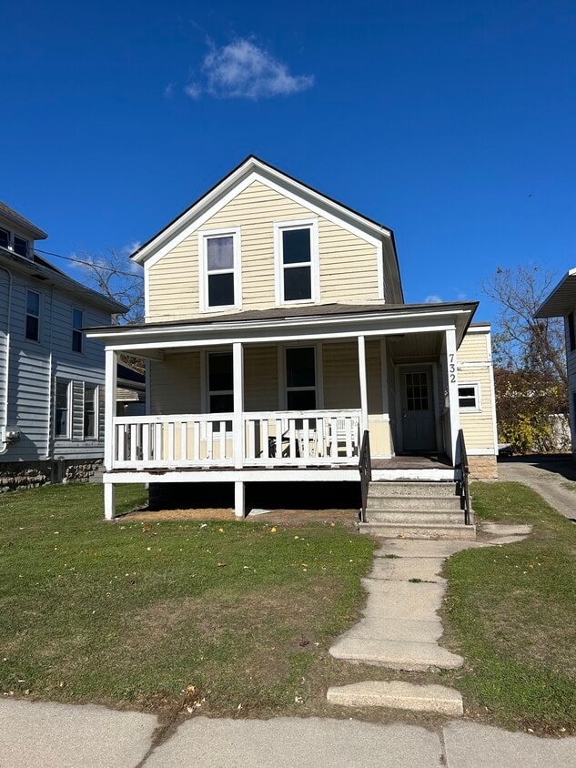 Primary Photo - 732 Scott Ave