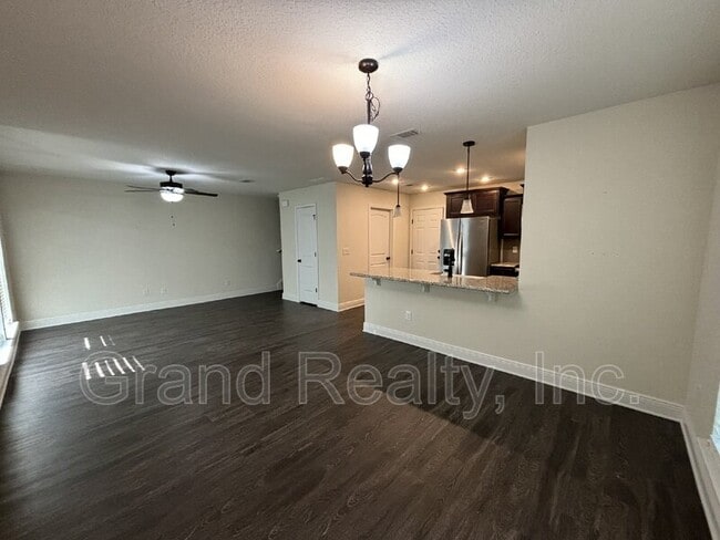 Foto del edificio - 4415 Village Oak Ln