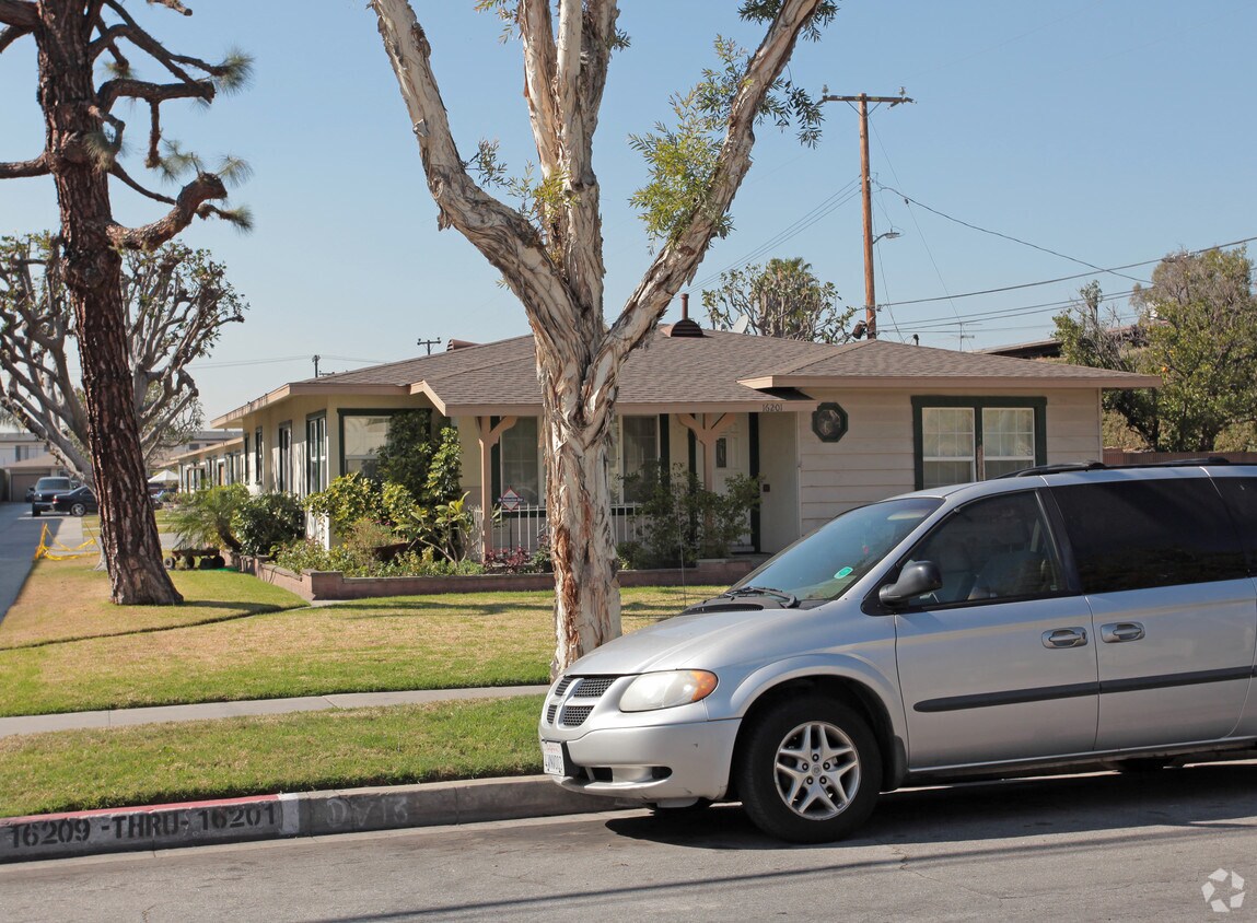Primary Photo - 16201-16209 Eucalyptus Ave