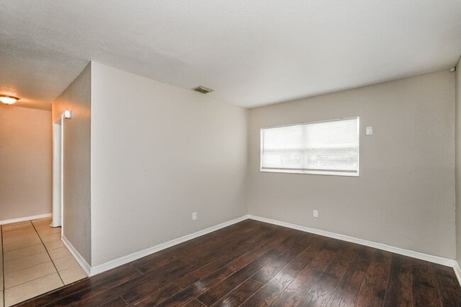 Foto del edificio - 2911 E 23rd Ave
