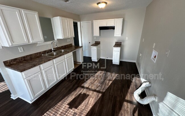 Building Photo - 3791 Black Forest Dr