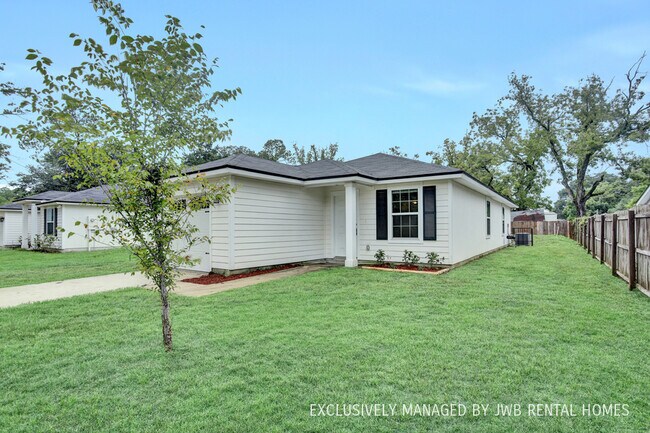 Building Photo - 8567 Ocala Ave