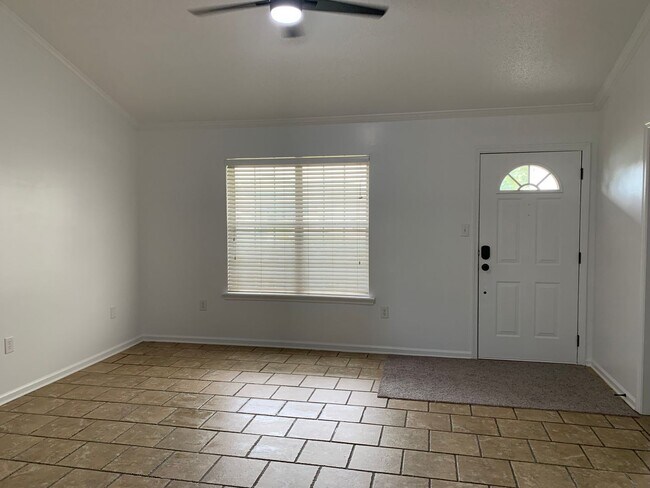 Foto del edificio - Beautiful newly remodeled 3 bed 2 bath home