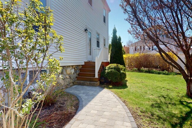 Foto del edificio - 18 Faneuil Rd