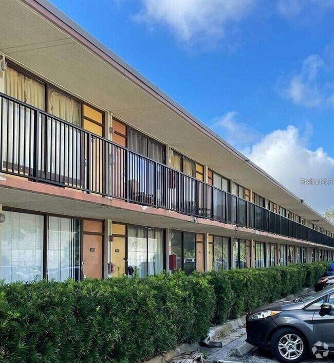 Building Photo - 7900 S Orange Blossom Trail