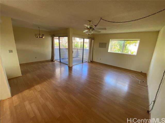 Foto del edificio - 98-943-943 Moanalua Rd