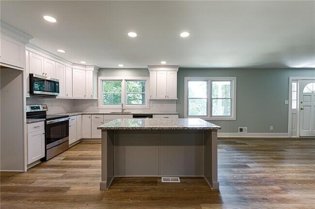 Foto del edificio - 3979 Potomac Dr NW