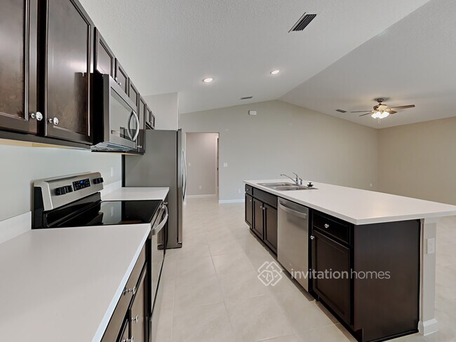 Building Photo - 1791 SW Castinet Ln