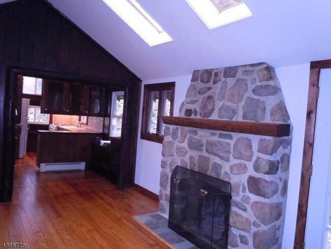 Building Photo - 117 Glenside Trail