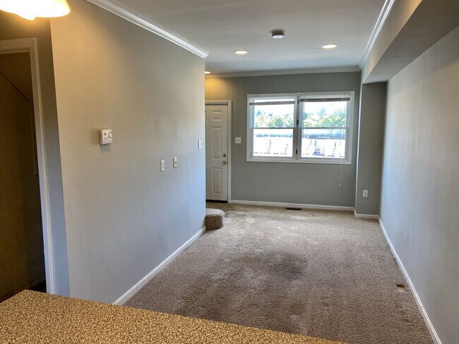 Building Photo - 2 Bedroom Townhome in Highlandtown ~ Close...