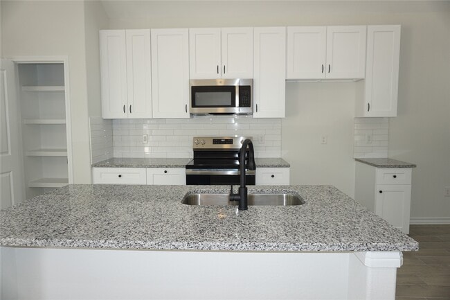 Building Photo - 9980 Calendar St