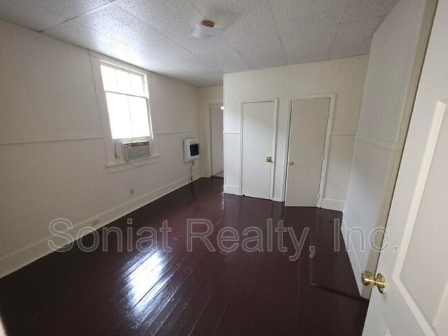 Building Photo - 517 S Genois St