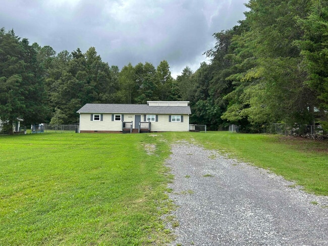 Building Photo - 436 Riverdale Rd