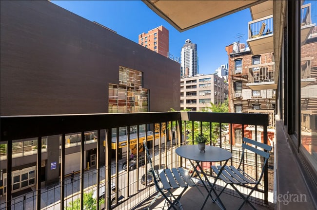 Foto del edificio - 403 E 62nd St