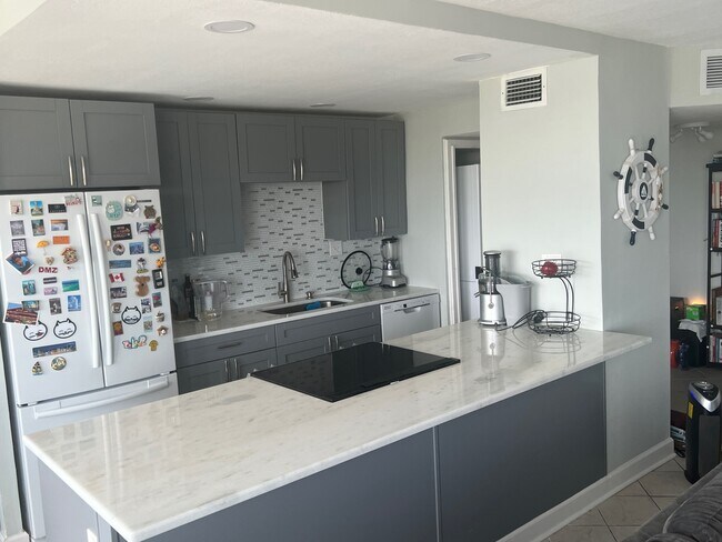 Building Photo - 644 Island Way