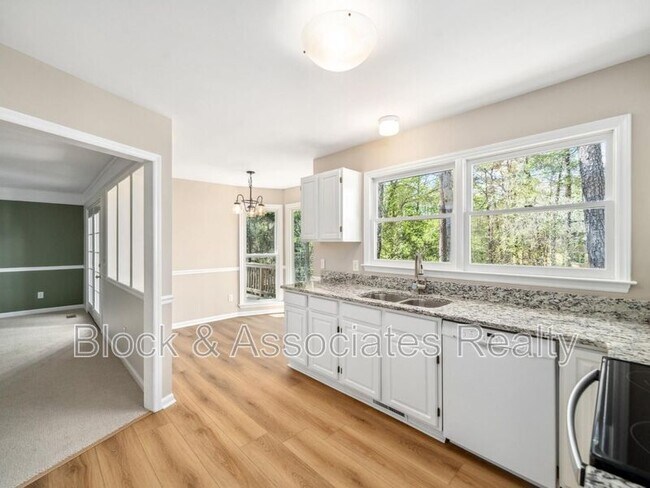 Foto del edificio - 114 McIntire Ln