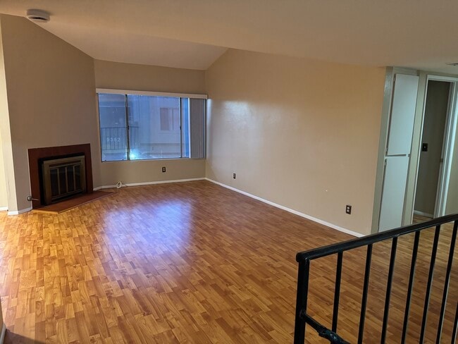 Building Photo - 9381 Shadowood Dr