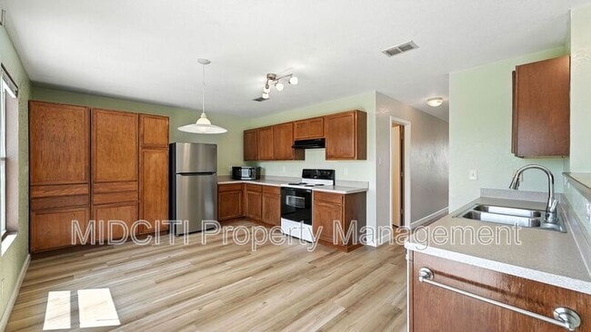 Foto del edificio - 209 Hinge Loop