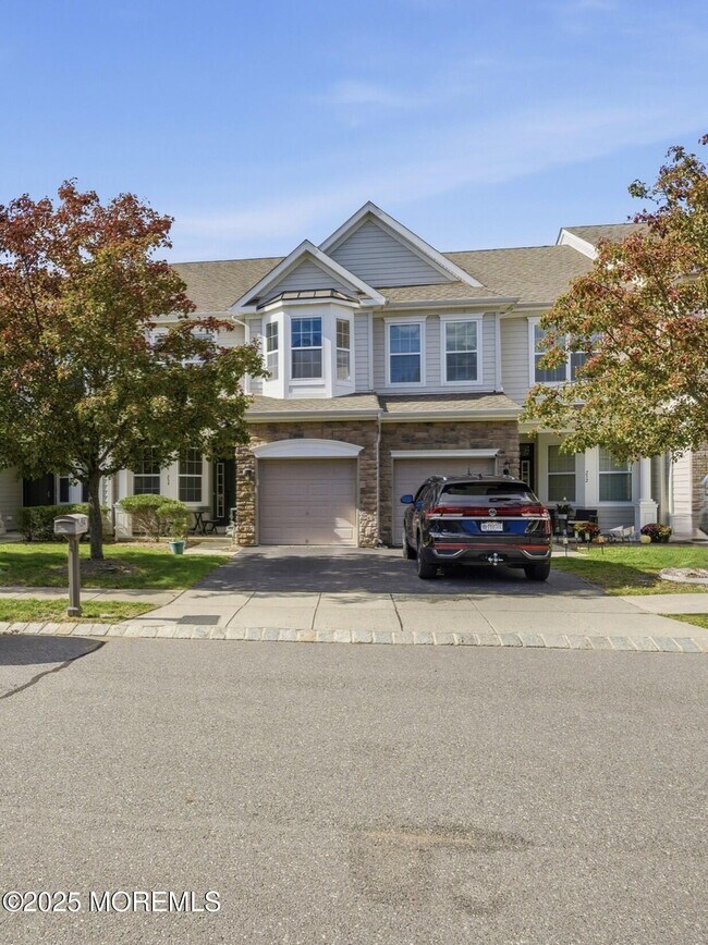 Building Photo - 254 Hawthorne Ln