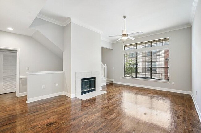Building Photo - 15200 Memorial Dr