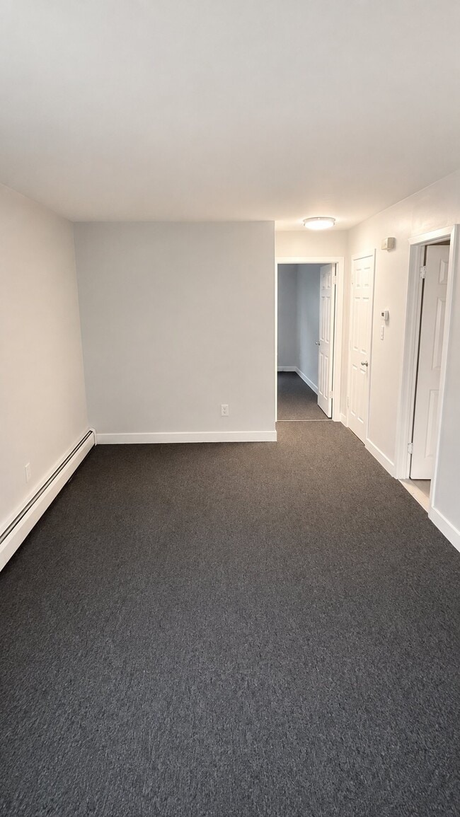 Building Photo - 158 Paulding Ave