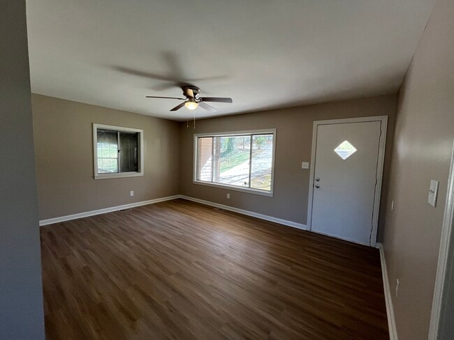 Building Photo - 532 Belmar Dr