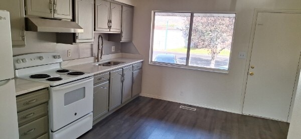 Building Photo - 1110 S Graff Cir