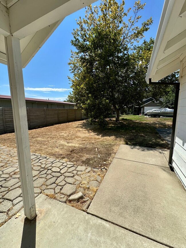 Foto del edificio - Well maintained 3 Bedroom Home in Willow G...