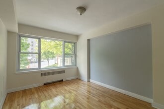 Building Photo - 10 Rosemount