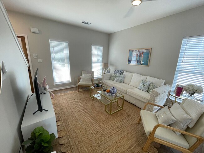 Photo - 3BR/3.5BA For Rent House