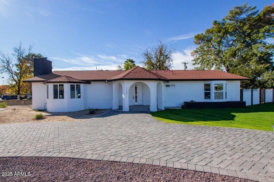 Foto principal - 1703 W Lane Ave