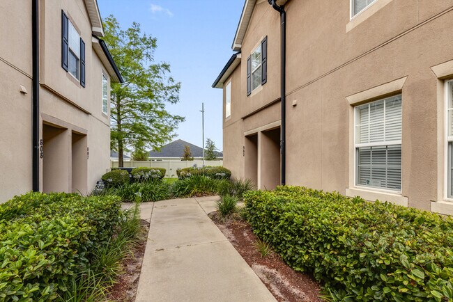Building Photo - 12301 Kernan Forest Blvd
