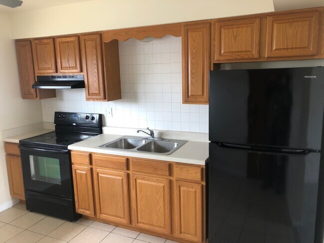 Foto del edificio - 10415 N Church St