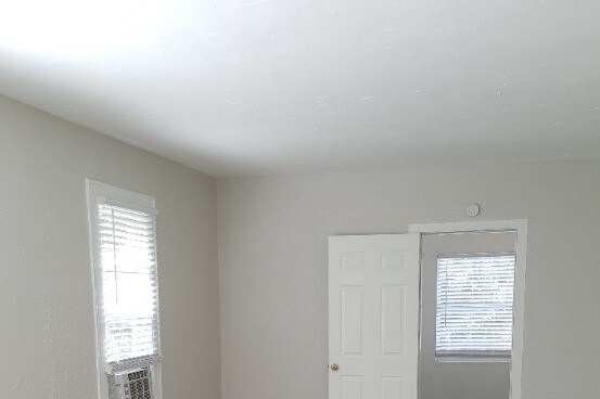 Building Photo - 1203 N Osceola Ave